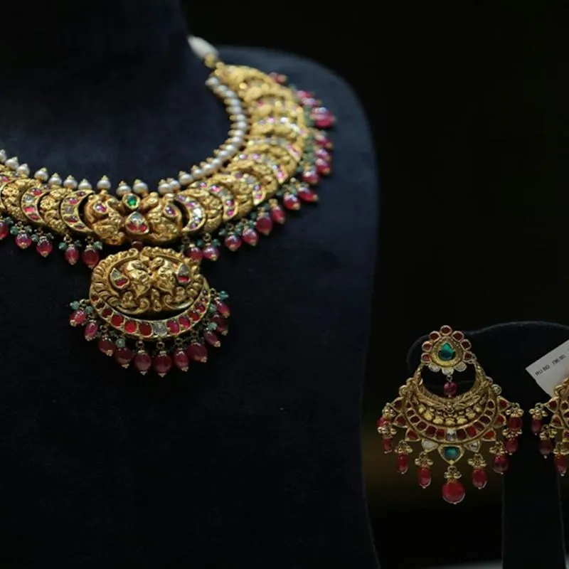 Trellis Leaf Gold Pendant and Earrings Set