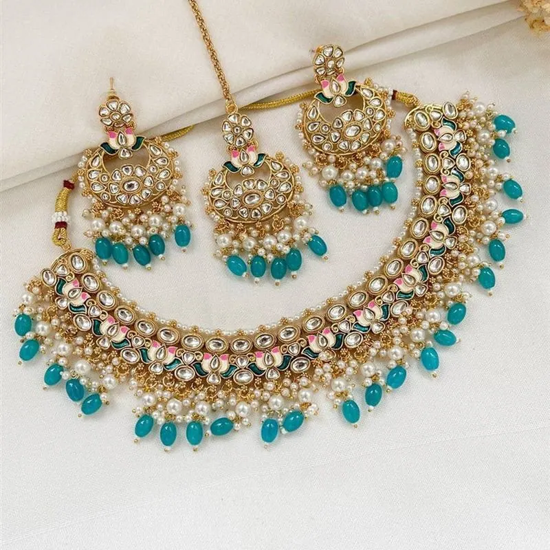Twirling Lattice Gold Pendant and Earrings Set