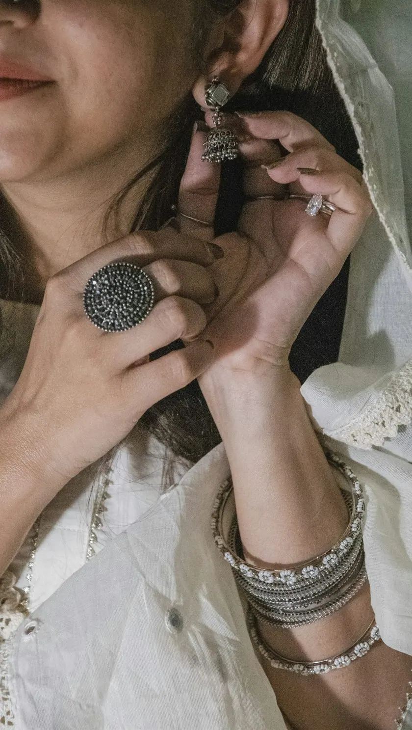 Silver Statements – Oxidised charm, everyday ease