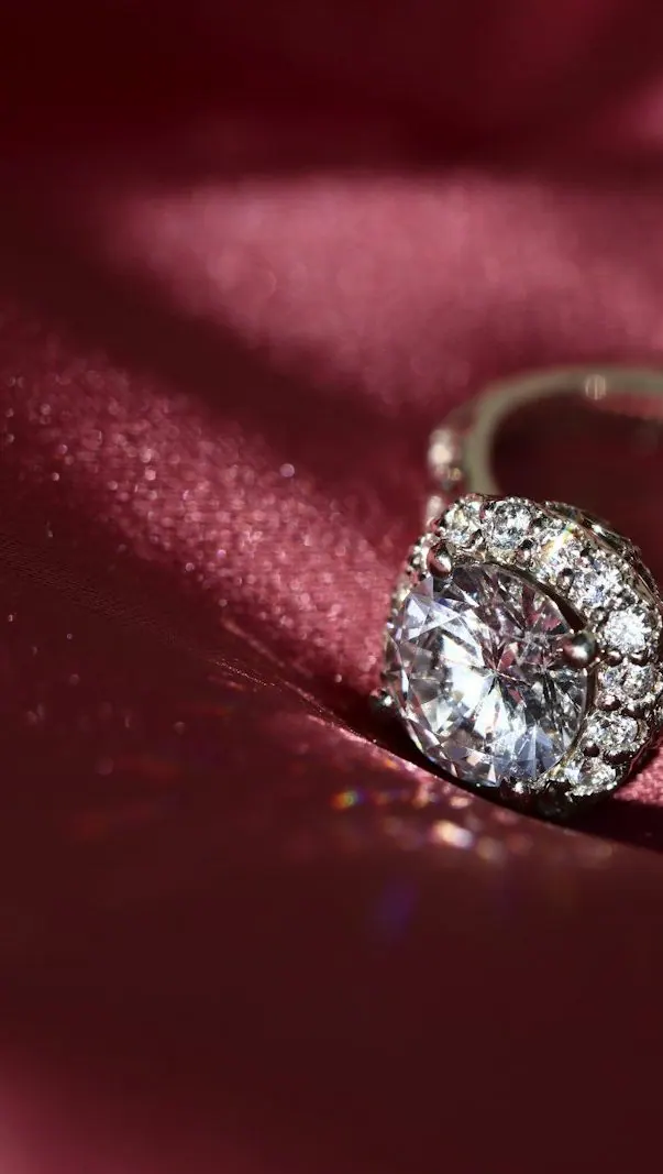 Diamond Solitaires – One stone, endless brilliance